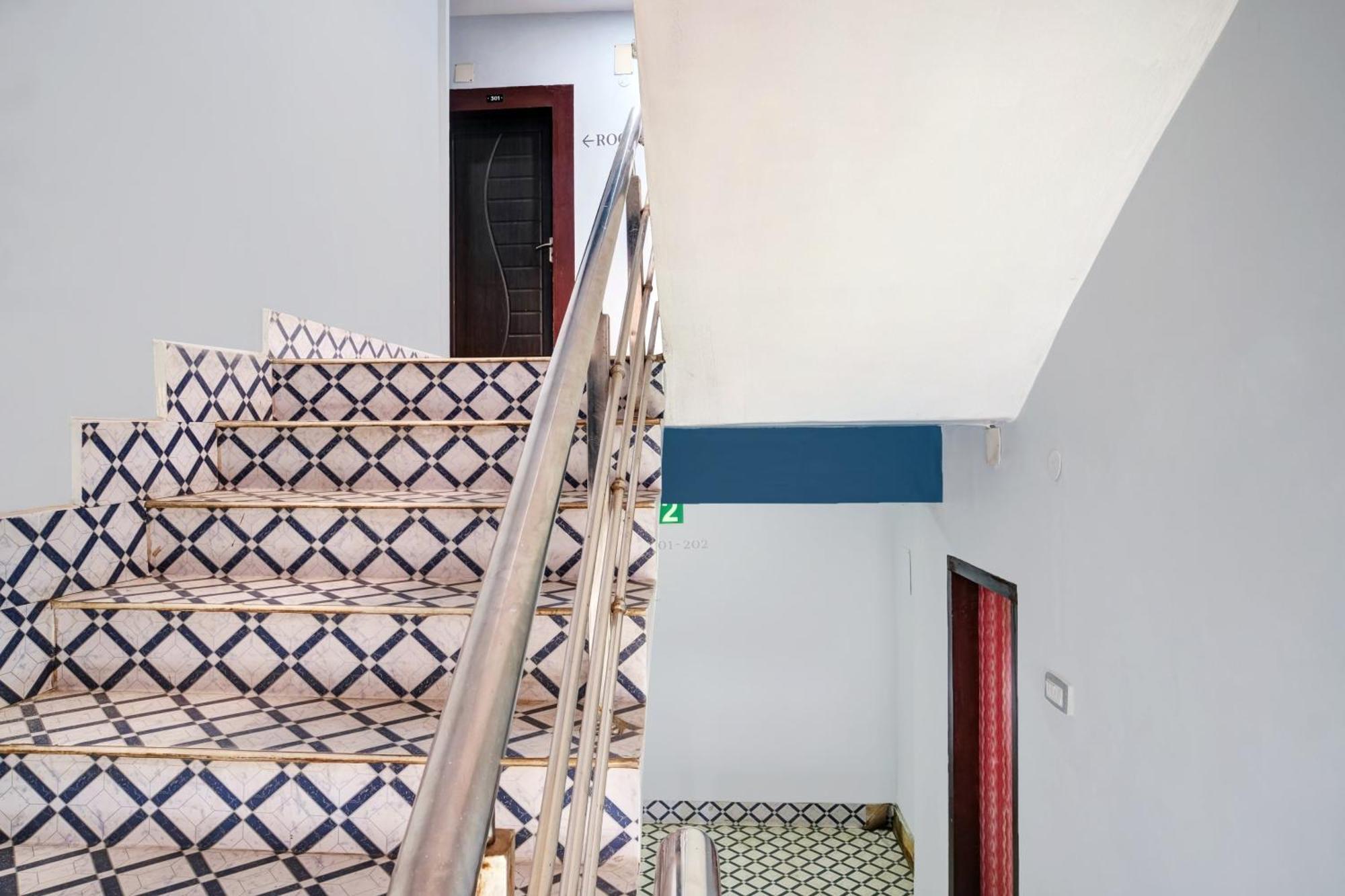 Hotel O Noonmati Guwahati Formerly Hotel Sundari Nunmati المظهر الخارجي الصورة